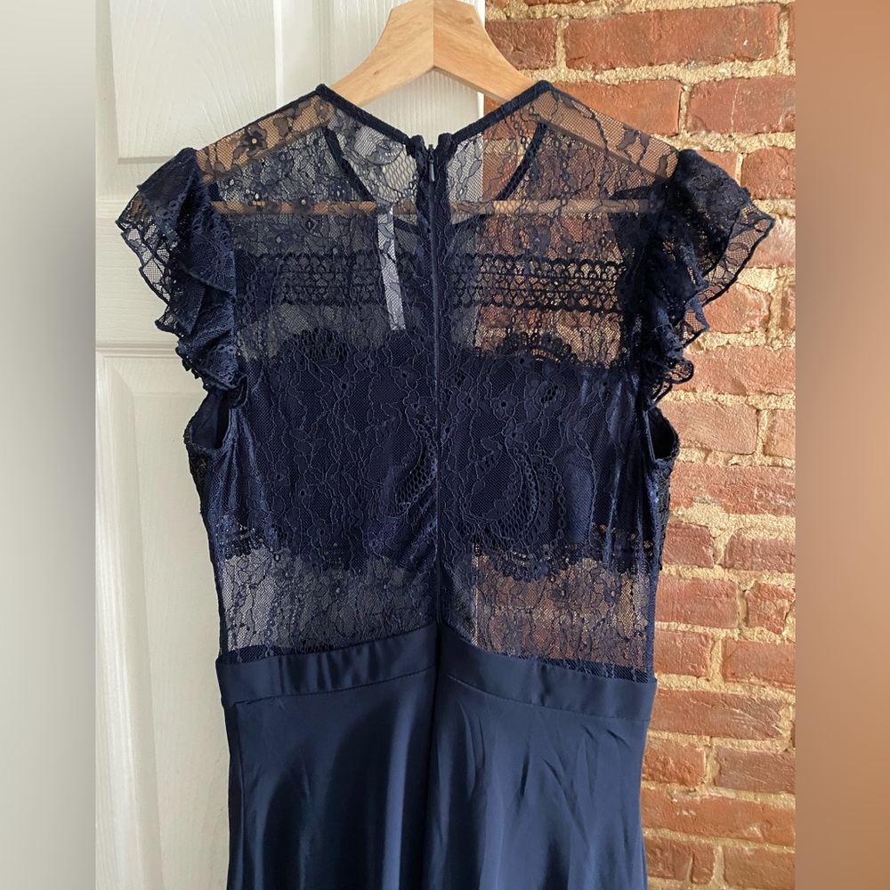Elegant Navy Lace Cap-Sleeve Dress